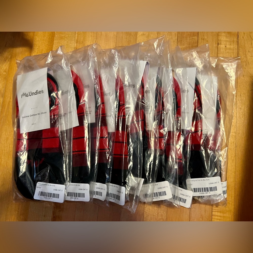 Buffalo Plaid Socks by MeUndies - NEW - Picture 2 of 3